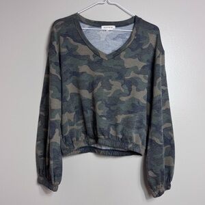 $2 add on* Camo crop sweatshirt L